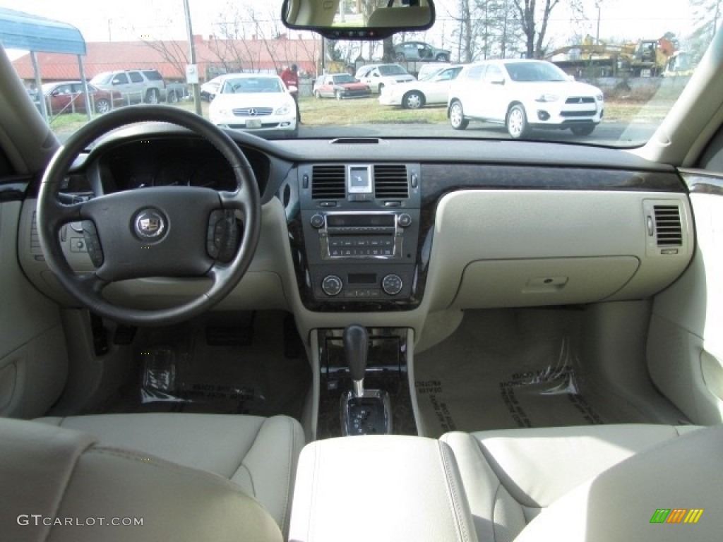 2011 DTS Luxury - White Diamond Tricoat / Titanium/Dark Titanium Accents photo #13