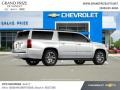 Iridescent Pearl Tricoat - Suburban LT 4WD Photo No. 4