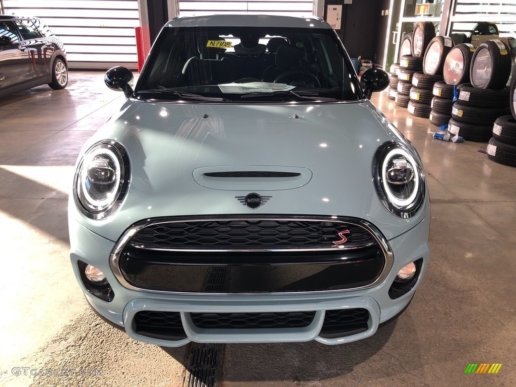 JCW Rebel Green 2019 Mini Hardtop Cooper S 4 Door Exterior Photo #131179402