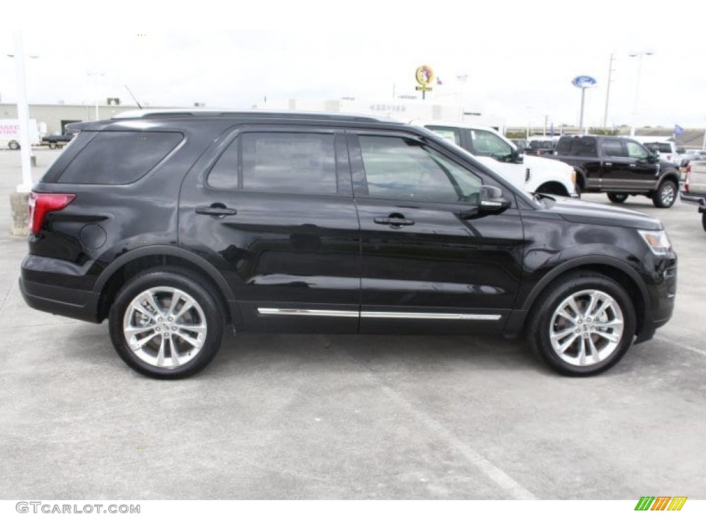 2018 Explorer XLT - Shadow Black / Ebony Black photo #12