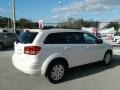 2018 White Noise Tri-Coat Dodge Journey SE  photo #5