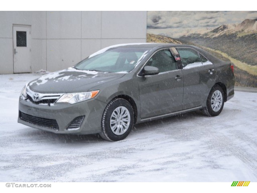 2012 Camry LE - Cypress Green Pearl / Ash photo #2
