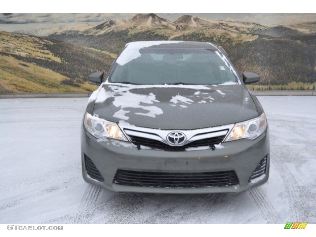 2012 Camry LE - Cypress Green Pearl / Ash photo #8