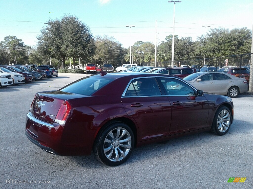 2019 300 Touring - Velvet Red Pearl / Black photo #5