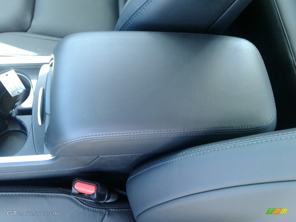 2019 300 Touring - Velvet Red Pearl / Black photo #18