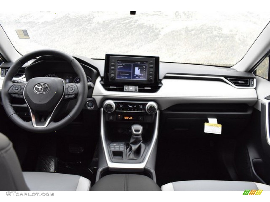 2019 RAV4 XLE AWD - Silver Sky Metallic / Light Gray photo #8