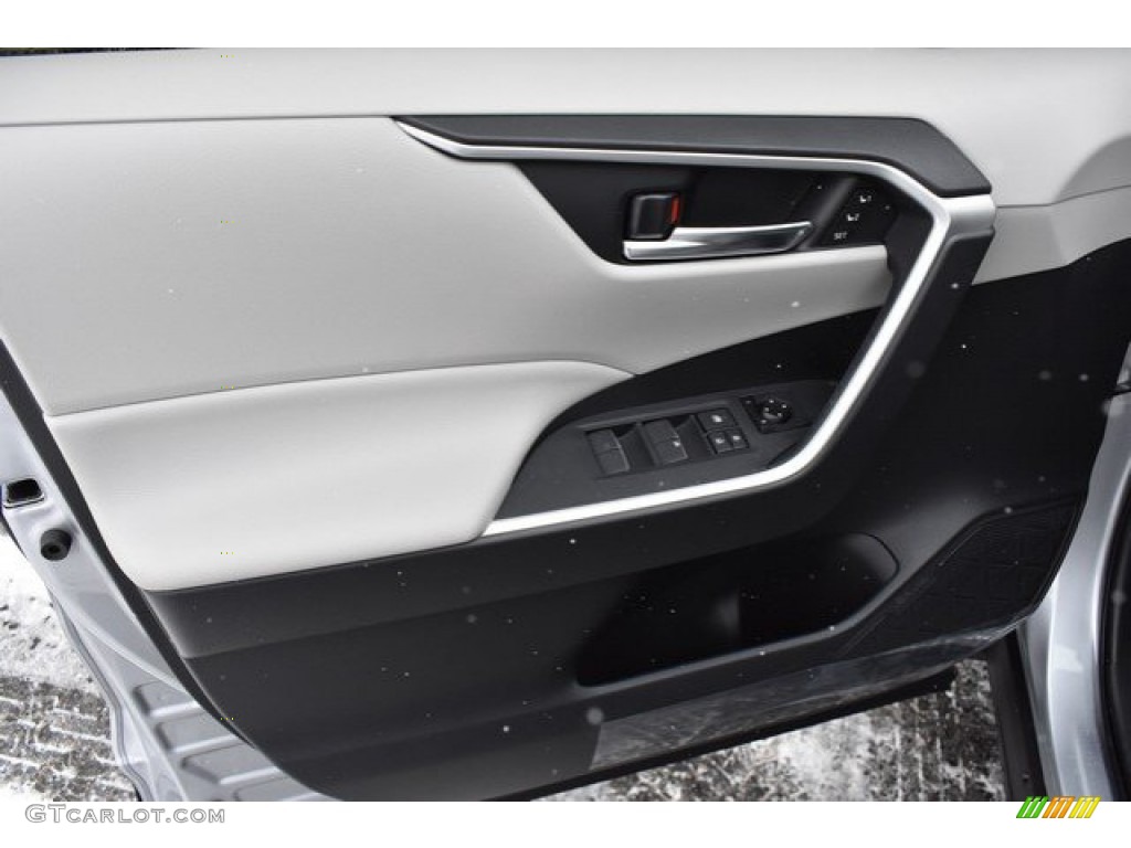 2019 RAV4 XLE AWD - Silver Sky Metallic / Light Gray photo #20