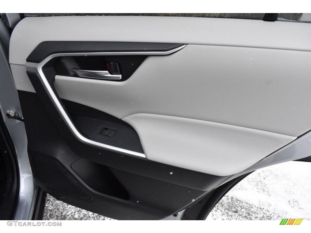 2019 RAV4 XLE AWD - Silver Sky Metallic / Light Gray photo #23
