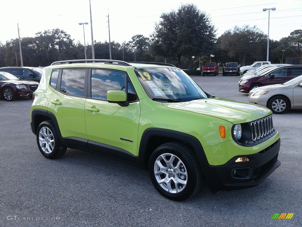 2018 Renegade Latitude - Hypergreen / Black photo #7