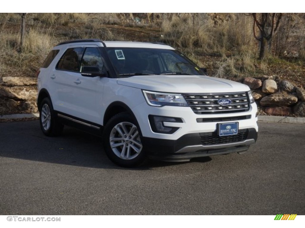 2017 Explorer XLT - Oxford White / Ebony Black photo #1