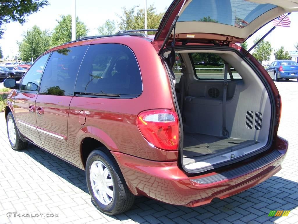 2007 Town & Country Touring - Cognac Crystal Pearl / Dark Khaki/Light Graystone photo #14