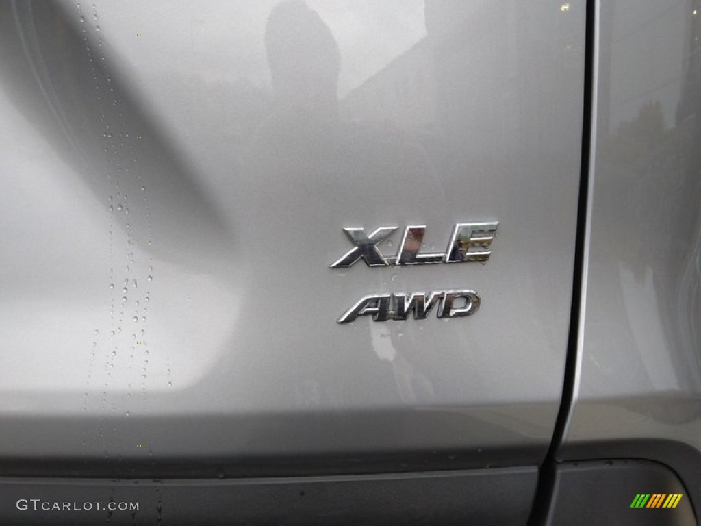 2019 Toyota RAV4 XLE AWD Marks and Logos Photo #131203937