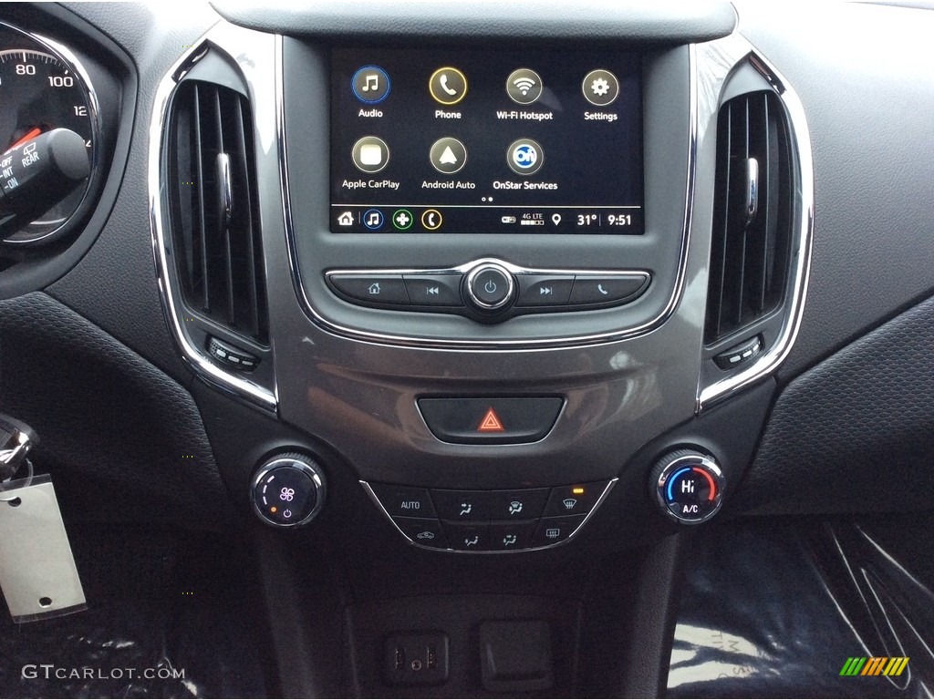 2019 Chevrolet Cruze LT Hatchback Controls Photo #131205653