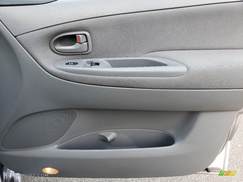 2005 MPV LX - Sunlight Silver Metallic / Gray photo #9
