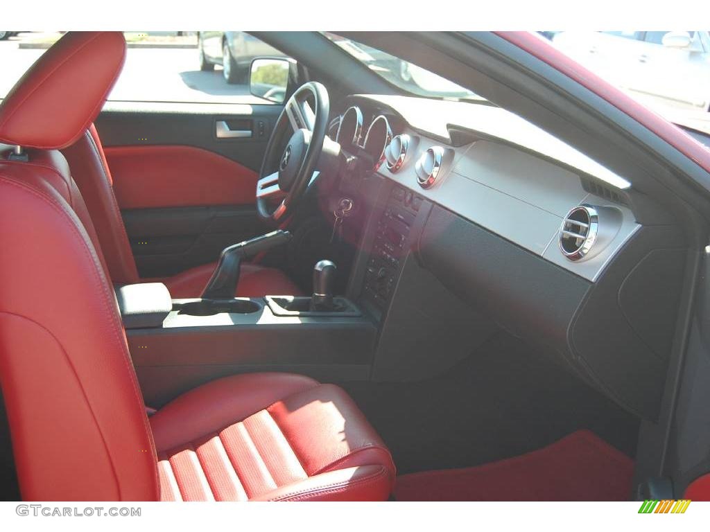2006 Mustang GT Premium Coupe - Redfire Metallic / Red/Dark Charcoal photo #10