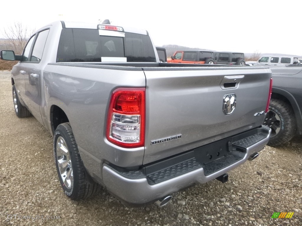 2019 1500 Big Horn Crew Cab 4x4 - Billett Silver Metallic / Black/Light Mountain Brown photo #4