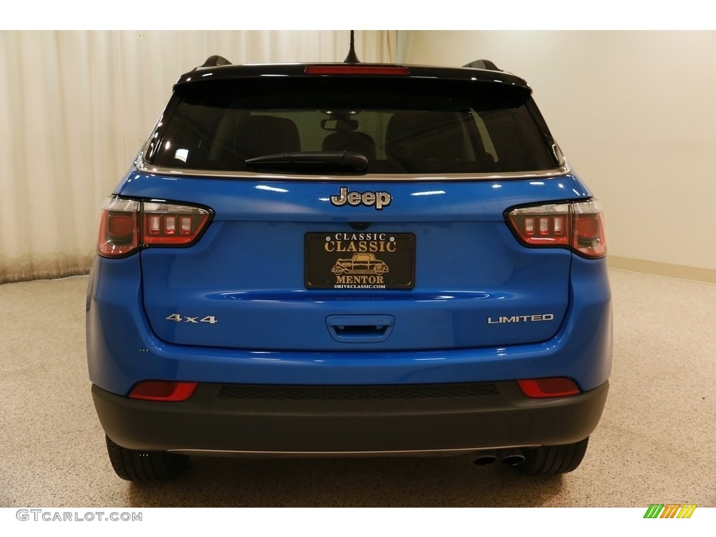 2018 Compass Limited 4x4 - Laser Blue Pearl / Black/Ski Gray photo #20