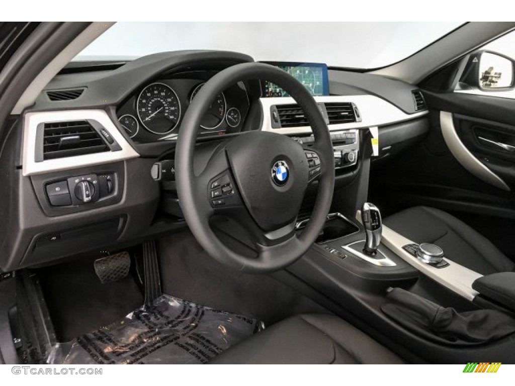 2018 3 Series 320i xDrive Sedan - Black Sapphire Metallic / Black photo #4