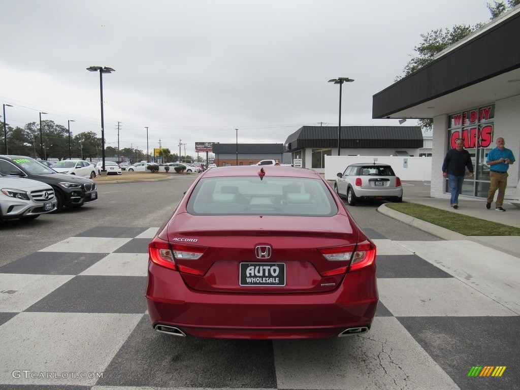 2018 Accord Touring Sedan - Radiant Red Metallic / Ivory photo #4