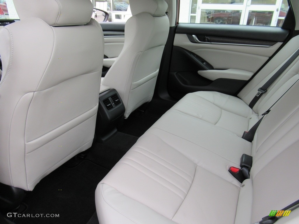 2018 Accord Touring Sedan - Radiant Red Metallic / Ivory photo #11