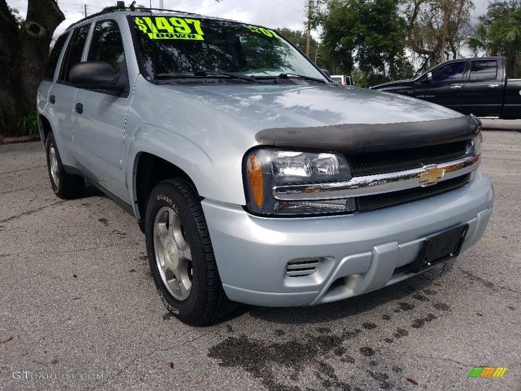 2007 TrailBlazer LS 4x4 - Moondust Metallic / Light Gray photo #1