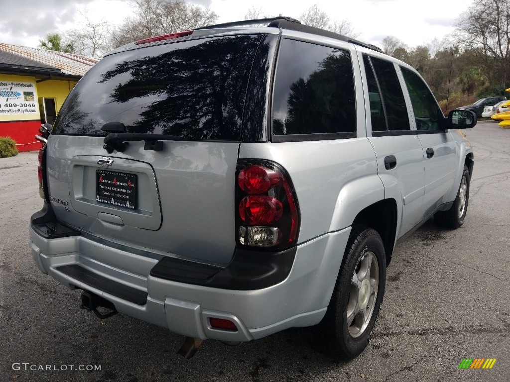 2007 TrailBlazer LS 4x4 - Moondust Metallic / Light Gray photo #3