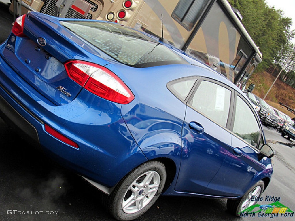 2019 Fiesta SE Sedan - Lightning Blue / Charcoal Black photo #31