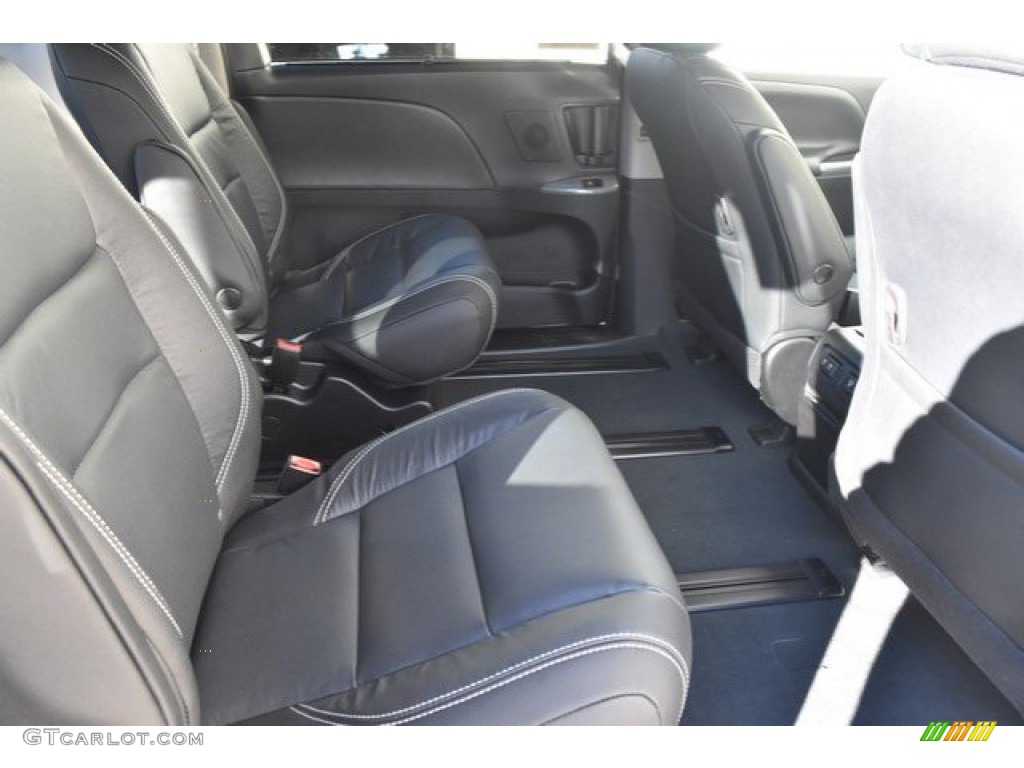 2019 Sienna SE AWD - Super White / Black photo #19