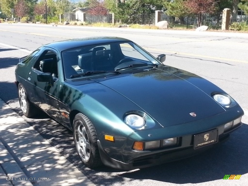 Moss Metallic Green 1983 Porsche 928 S Exterior Photo #131245174