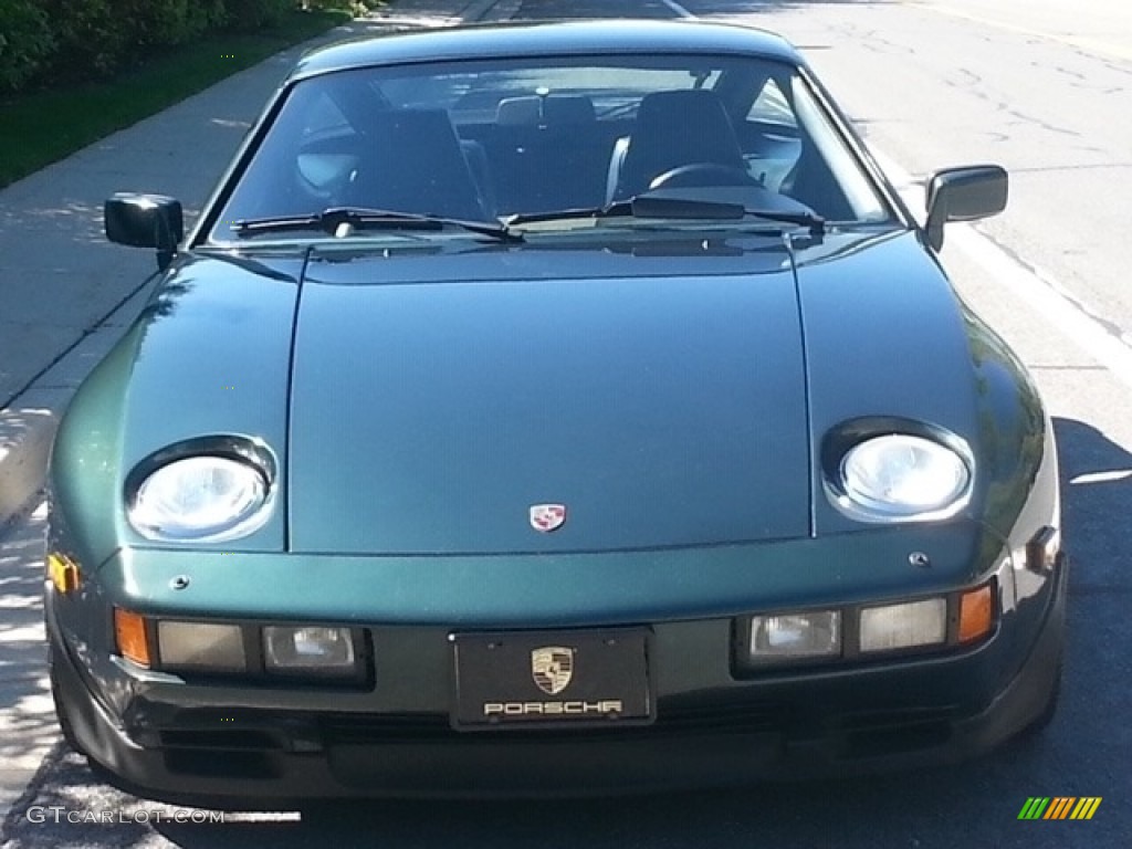 Moss Metallic Green 1983 Porsche 928 S Exterior Photo #131245317