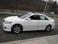 Super White - Camry SE Photo No. 7