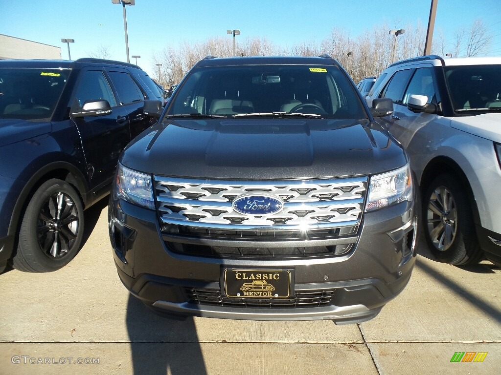 2019 Explorer XLT 4WD - Magnetic / Medium Black photo #2