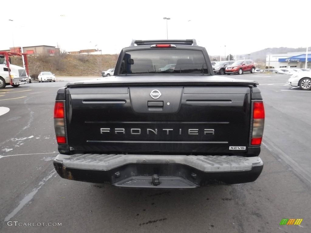 2004 Frontier XE V6 Crew Cab 4x4 - Super Black / Charcoal photo #10