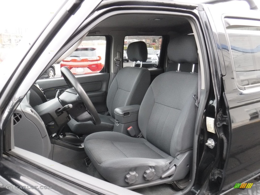 2004 Frontier XE V6 Crew Cab 4x4 - Super Black / Charcoal photo #14