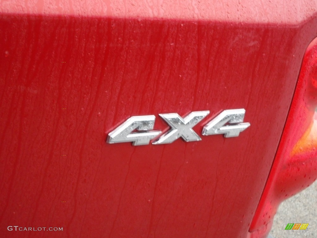 2010 Dakota Big Horn Crew Cab 4x4 - Inferno Red Crystal Pearl / Dark Slate Gray/Medium Slate Gray photo #5