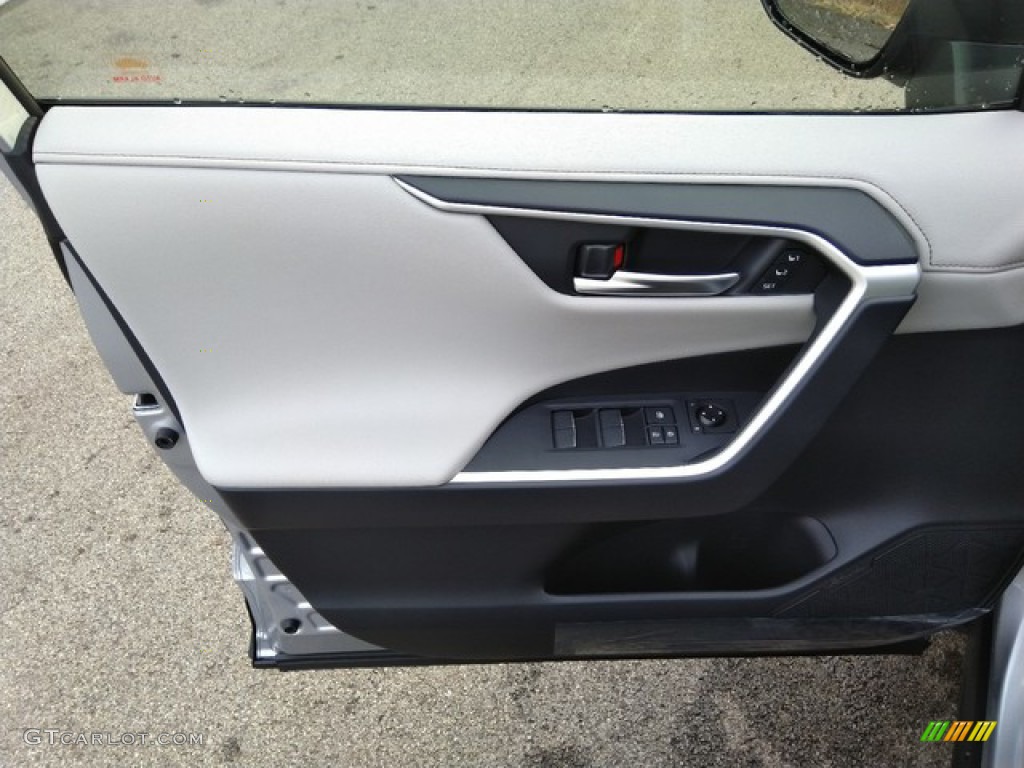 2019 Toyota RAV4 Limited AWD Light Gray Door Panel Photo #131253042
