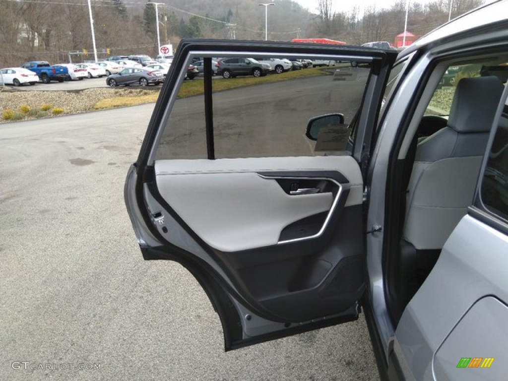 2019 Toyota RAV4 Limited AWD Light Gray Door Panel Photo #131253099