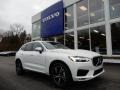 Front 3/4 View of 2018 XC60 T6 AWD R Design