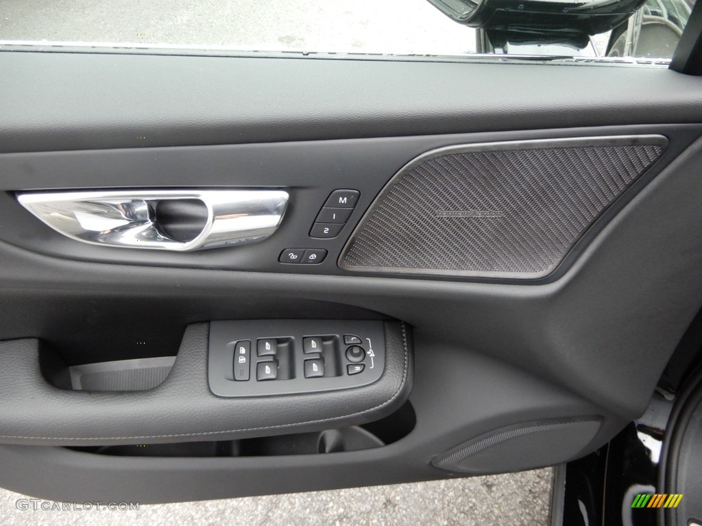 2019 Volvo S60 T6 Inscription AWD Charcoal Door Panel Photo #131259384
