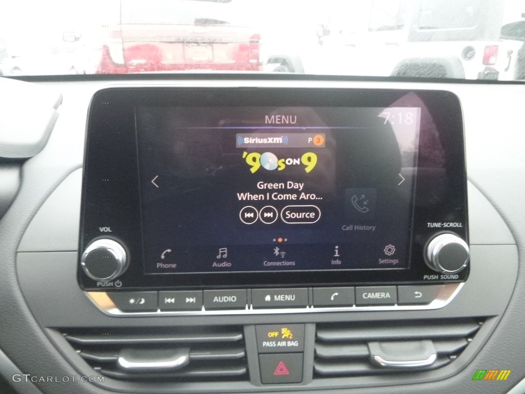 2019 Nissan Altima S Controls Photos
