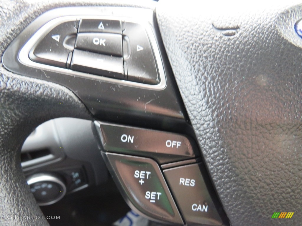 2017 Focus SE Hatch - Magnetic / Charcoal Black photo #25