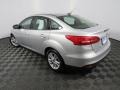 Ingot Silver - Focus SE Sedan Photo No. 13