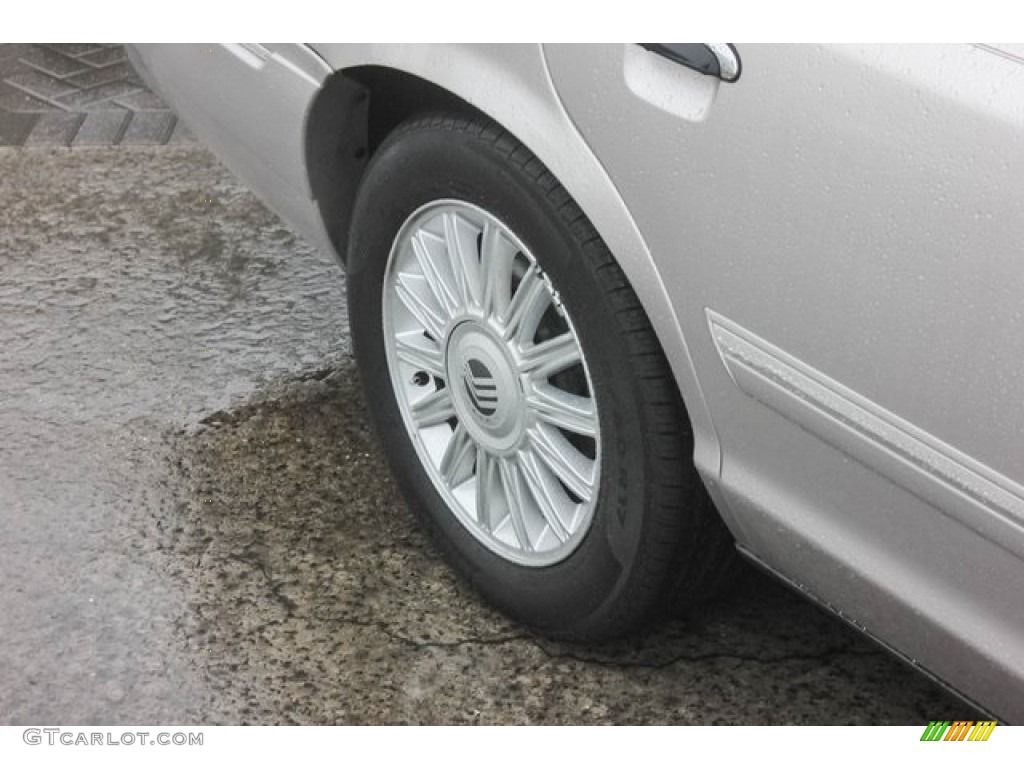 2010 Grand Marquis LS Ultimate Edition - Silver Birch Metallic / Medium Light Stone photo #11