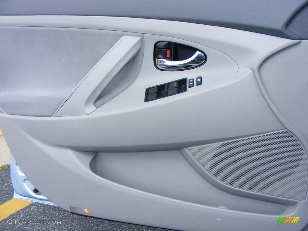 2009 Camry LE - Sky Blue Pearl / Ash photo #14