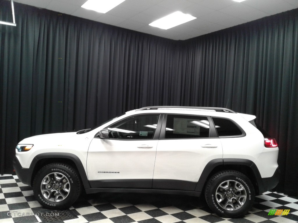 Pearl White Jeep Cherokee