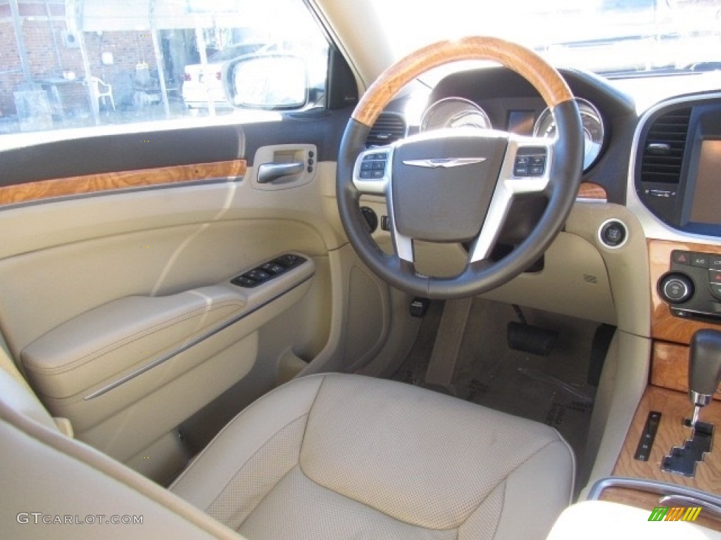 2012 300 C - Ivory Tri-Coat Pearl / Dark Frost Beige/Light Frost Beige photo #12