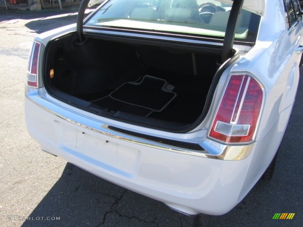 2012 300 C - Ivory Tri-Coat Pearl / Dark Frost Beige/Light Frost Beige photo #21