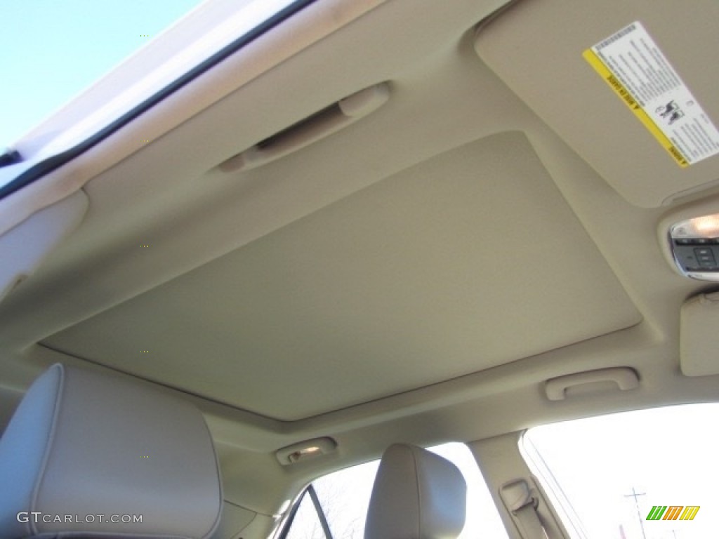 2012 300 C - Ivory Tri-Coat Pearl / Dark Frost Beige/Light Frost Beige photo #24