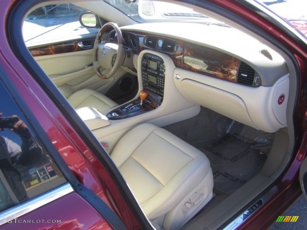 2004 XJ XJ8 - Radiance Red Metallic / Sand photo #21