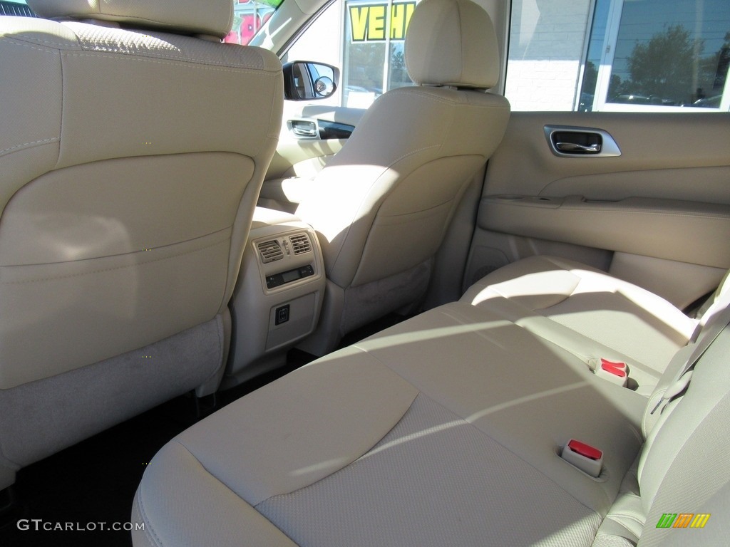 2018 Pathfinder SV - Pearl White / Almond photo #12